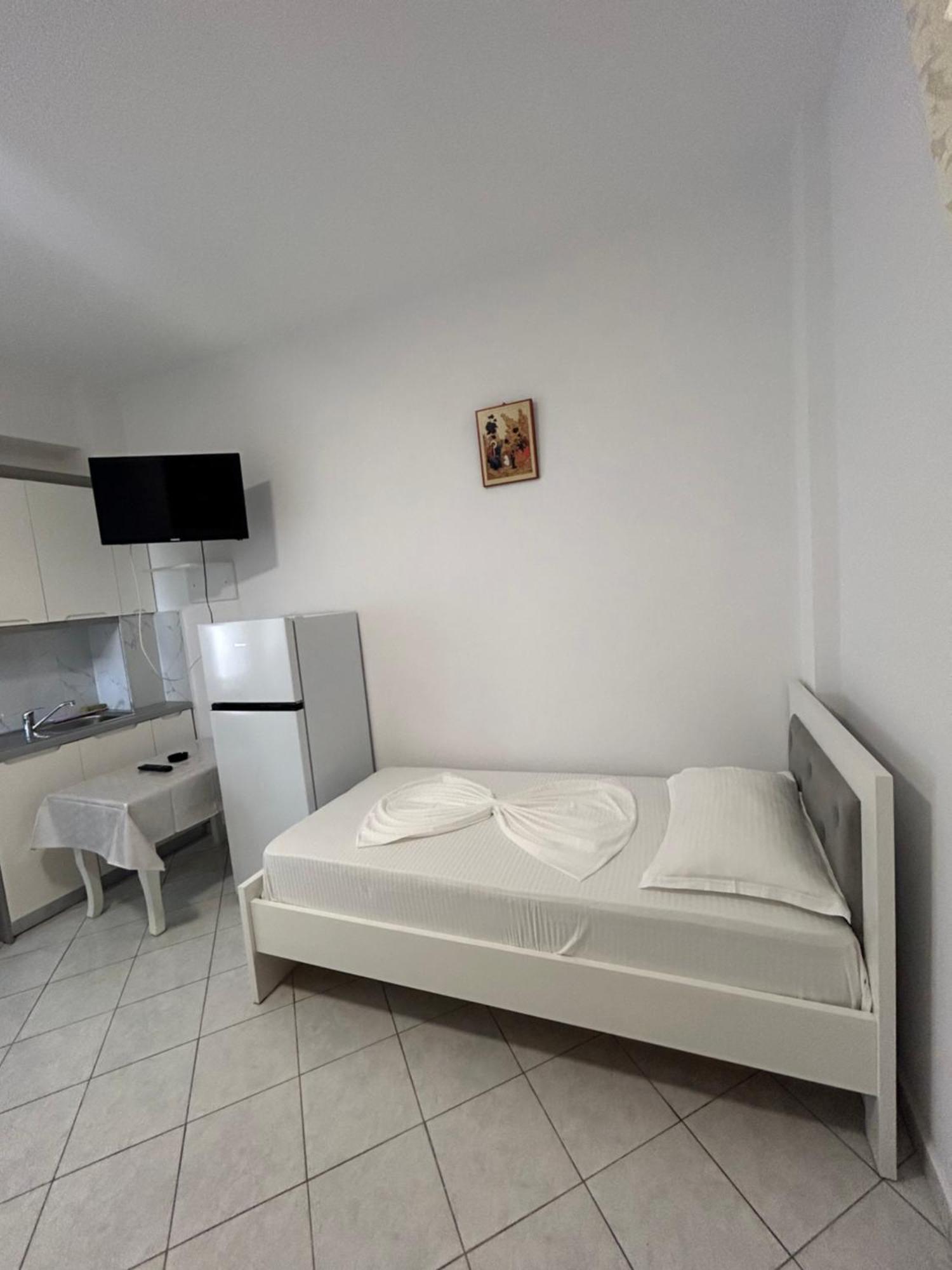 Caushi Apartments Ksamil Bagian luar foto